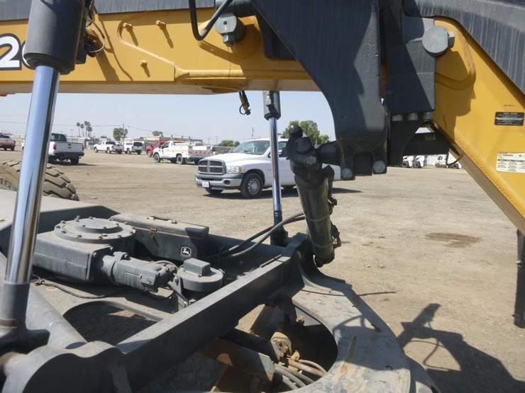 2012-deere-672gp-image-21