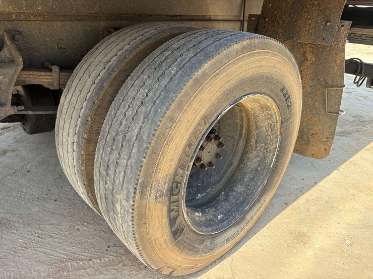 2013-ford-f750-image-7