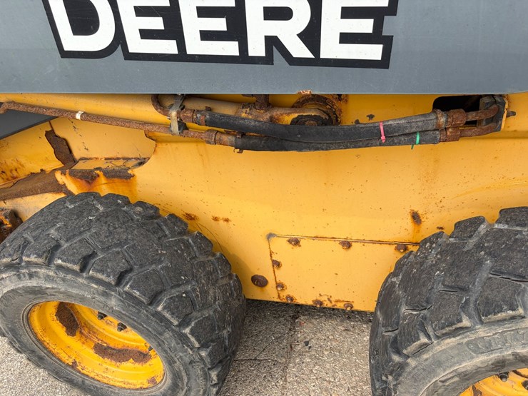 deere-326d-image-15