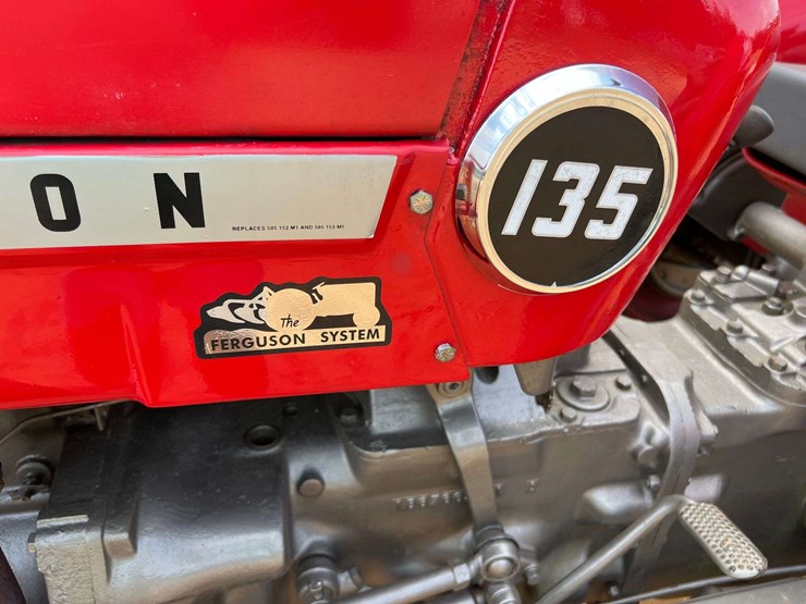 massey-ferguson-135-image-14