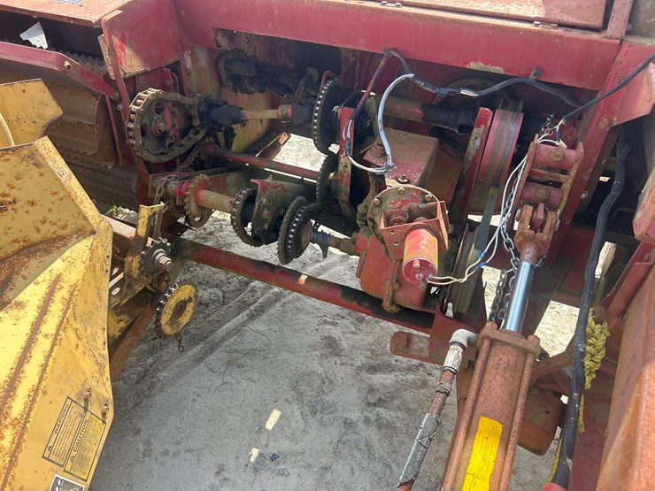 new-holland-782-image-10