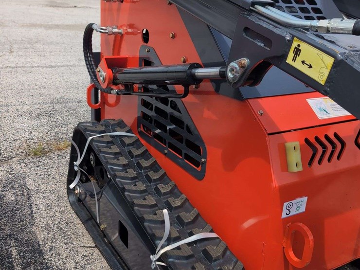 zjg-mini-skid-steer-loader-zj-380-(red)---15hp-image-2