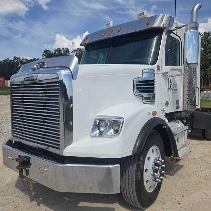 2017 FREIGHTLINER 122SD