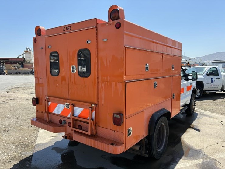 2001-ford-f450-image-3