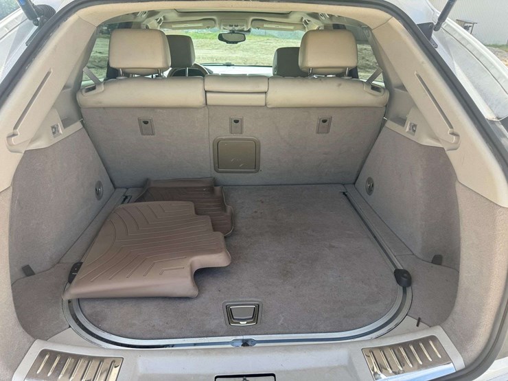 2014-cadillac-srx-image-18