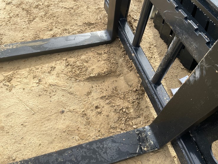 #2110-•-jct-skid-steer-mounted-pallet-fork-frame-with-60"-forks-image-7