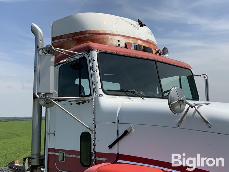 1991-freightliner-fld112-image-16