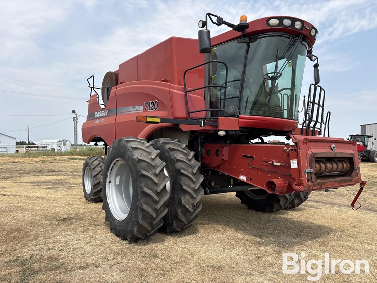 2011-case-ih-7120-image-1