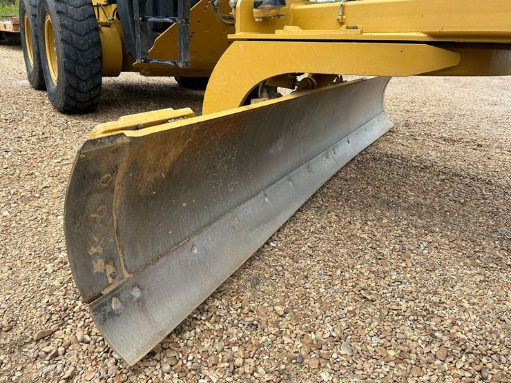 2020-caterpillar-140-image-29