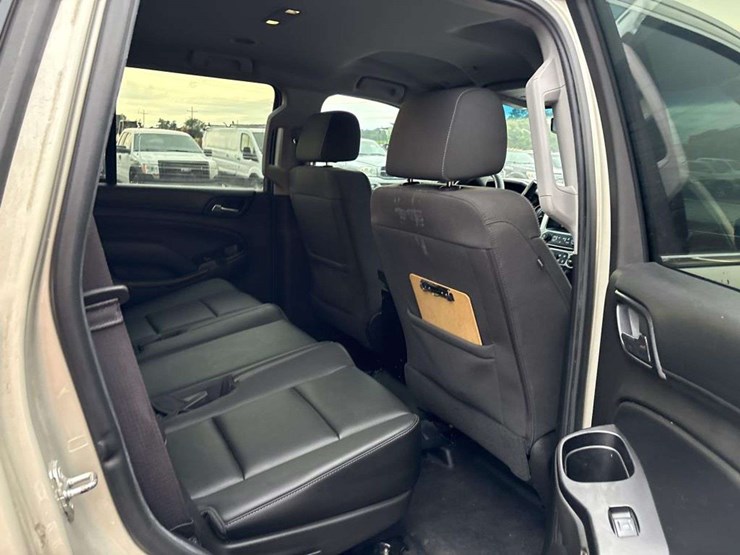 2016-chevrolet-tahoe-image-17