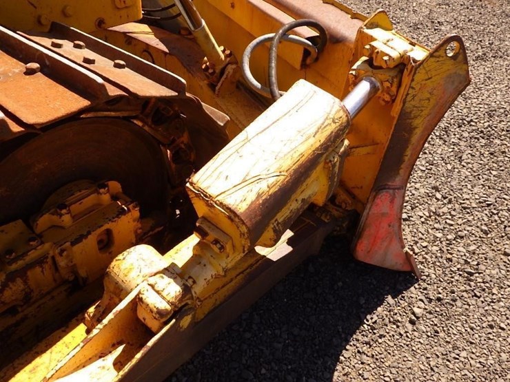 caterpillar-d6-image-24
