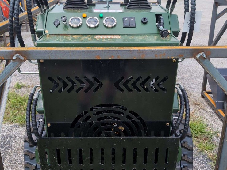 zjg-mini-skid-steer-loader-zj-380-(green)---15hp-image-7