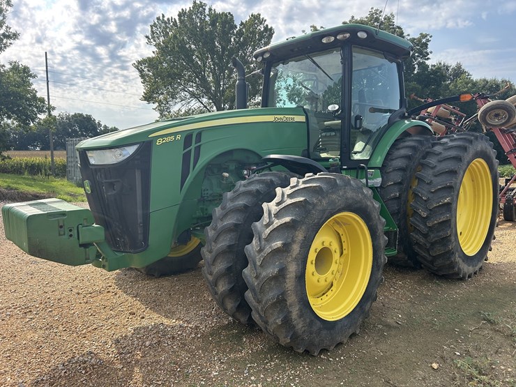 2013-john-deere-8285r-image-2