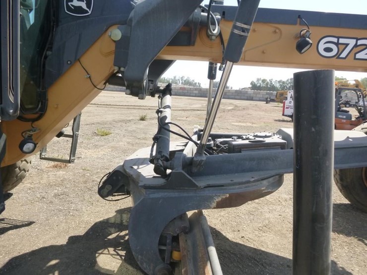 2012-deere-672gp-image-28