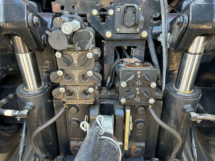 2012-case-ih-magnum-340-image-41