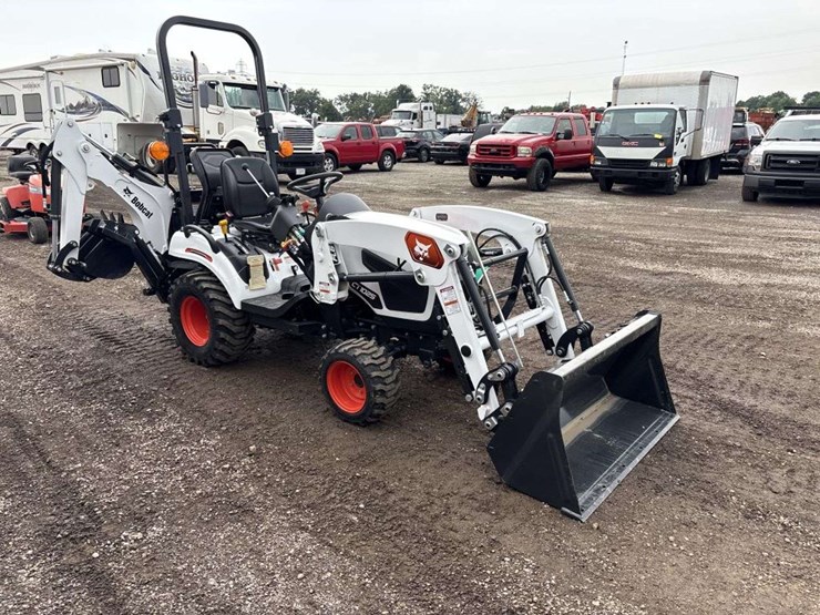 bobcat-1021-with-loader-and-12-backhoe-bucket-image-4