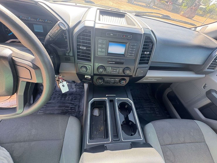 2017-ford-f150-image-13