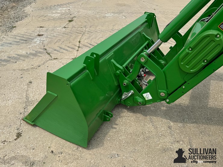 2023-john-deere-6r-140-image-10