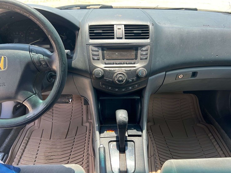 2006-honda-accord-4-door-sedan-(241,528-miles)-image-17