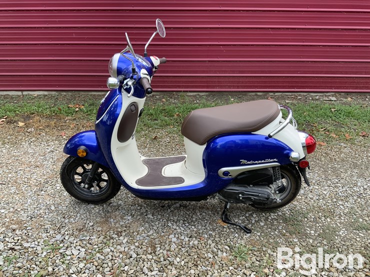 2024-honda-metropolitan-ncw50-scooter-image-8