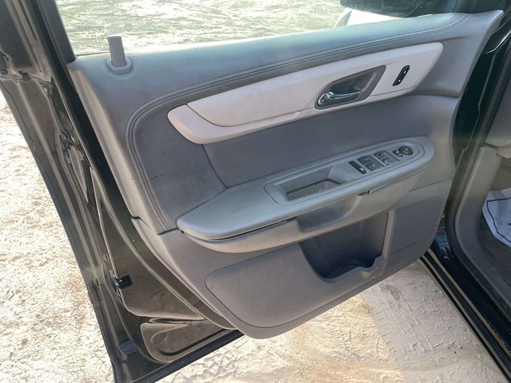 2017-chevrolet-traverse-image-9