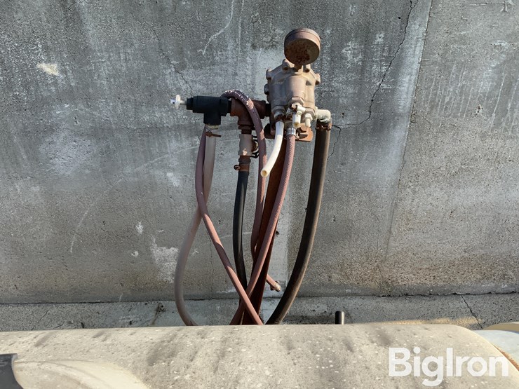 3-pt-200-gal-sprayer-image-17