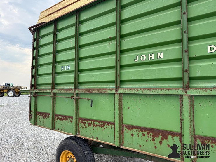john-deere-716-image-17