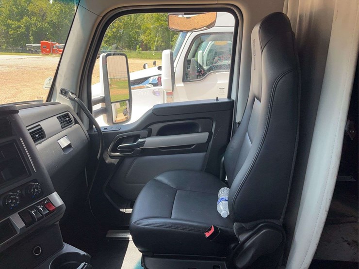 2022-kenworth-t680-image-24