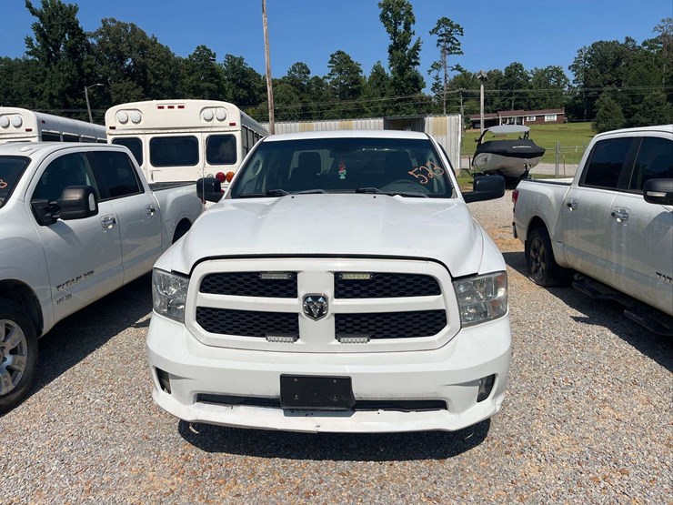 2017-dodge-1500-image-2