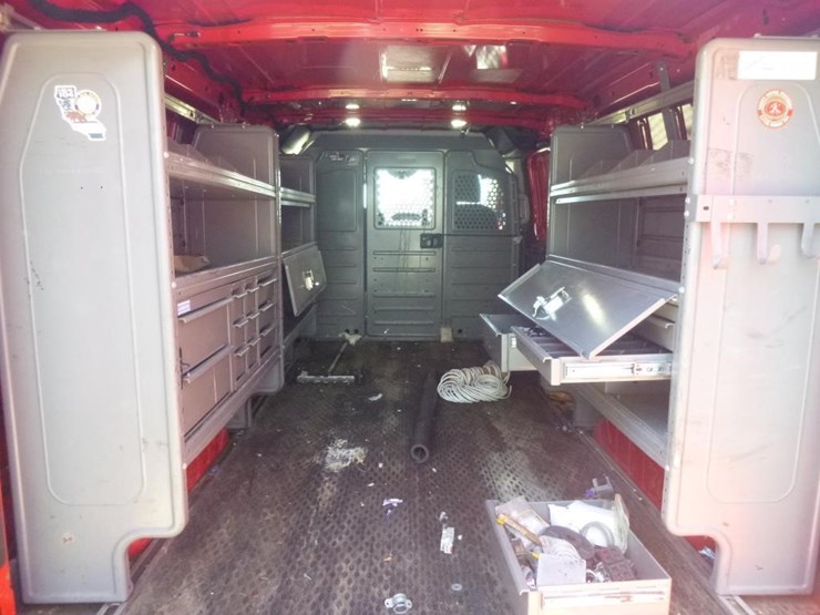 2016-ford-transit-image-24