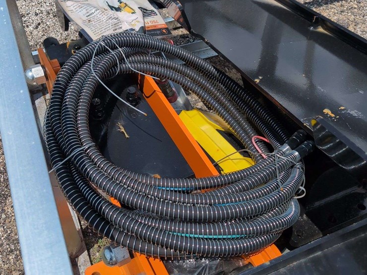 (1)-wolverine-skid-steer-post-driver-pd-12-08d-image-5