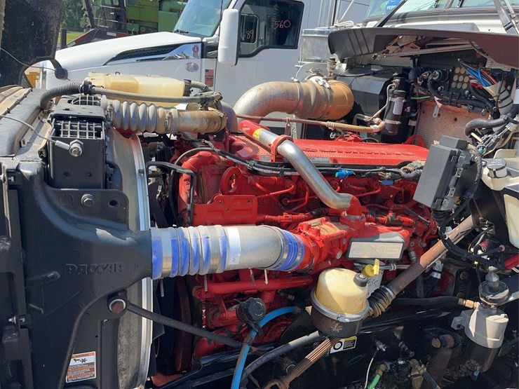 2019-kenworth-t8-series-dump-truck-image-45