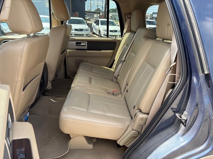 2013-ford-expedition-image-7