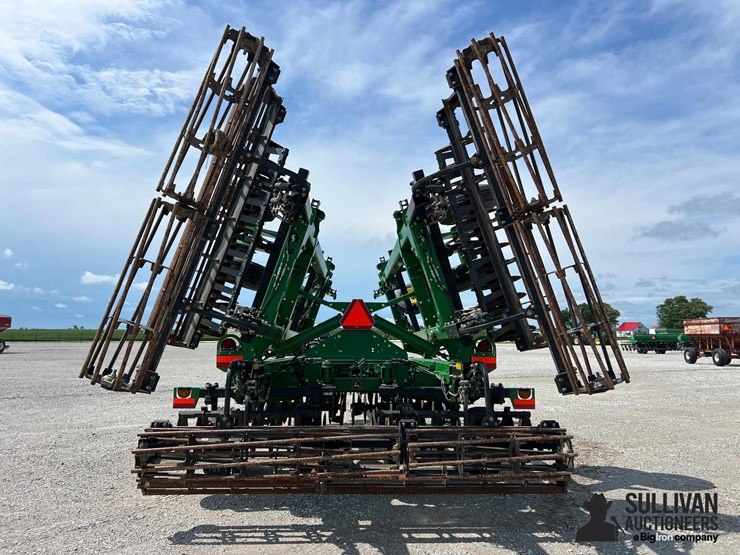 2021-john-deere-2660vt-image-6