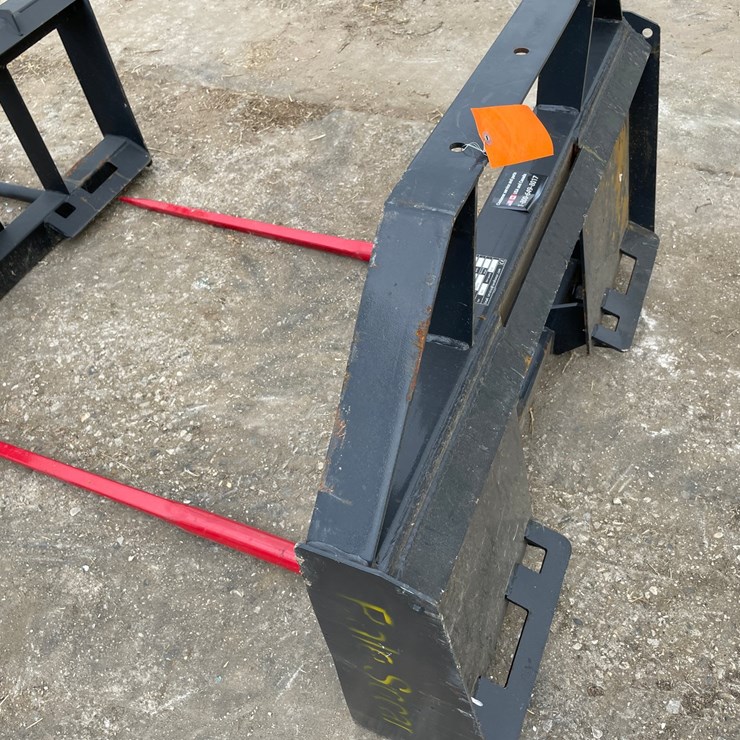 #9774 • Landhonor 2-Tine Bale Spear Attachment