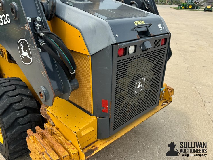 2017-deere-332g-image-20