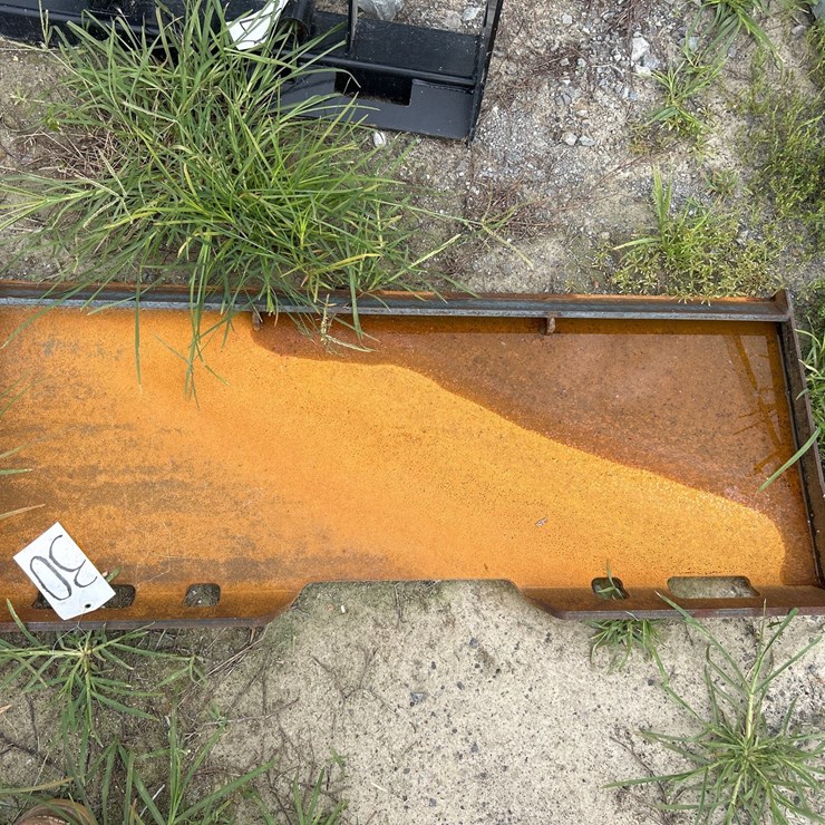 #30 • HD SKID STEER MOUNT PLATE
