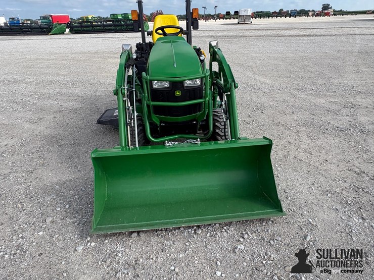 2020-john-deere-1025r-image-15