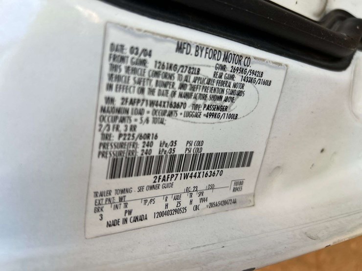 2004-ford-crown-vic-(211,135-miles)-image-26