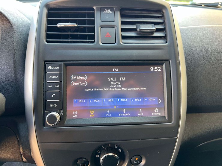 2019-nissan-versa-(99,073-miles)-image-24