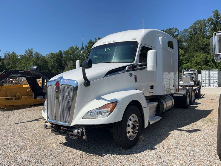2022-kenworth-t680-image-1