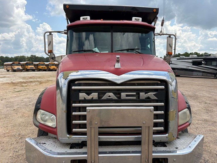 2007-mack-granite-ctp713-image-16
