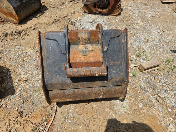#24625-•-24"-bobcat-mini-excavator-bucket-image-3