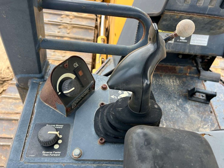 2007-deere-650j-lgp-image-36