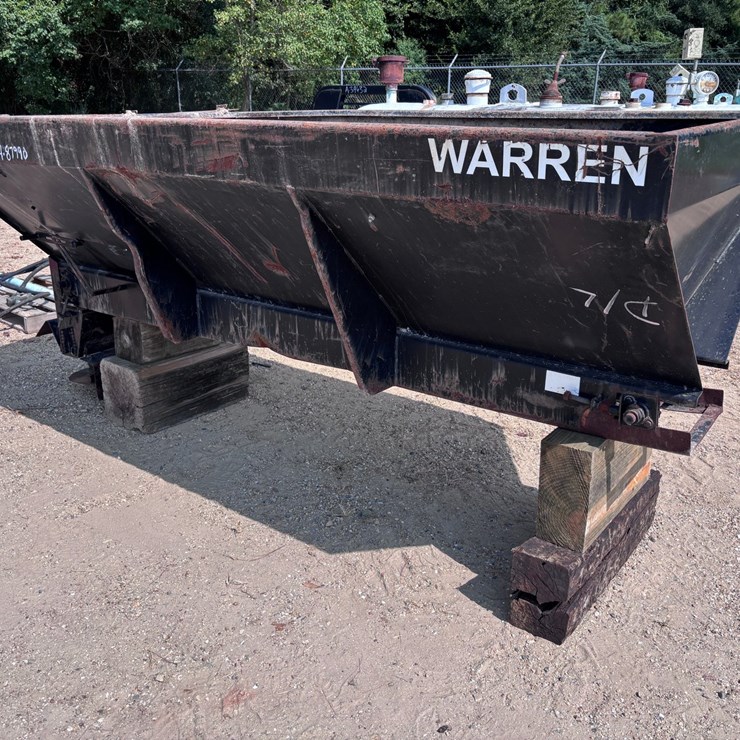 #1609 • WARREN SAND SPREADER WITH HONDA GXV 340 MOTOR