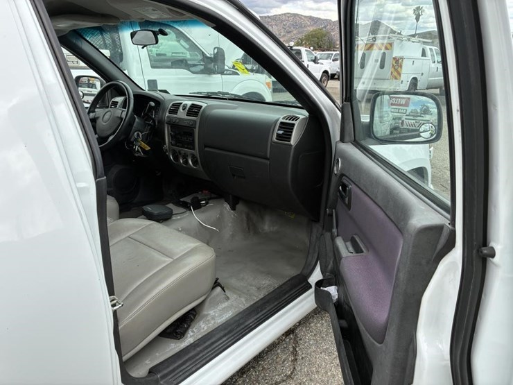 2011-chevrolet-colorado-image-9
