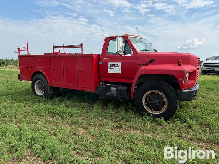1993-ford-f700-image-3