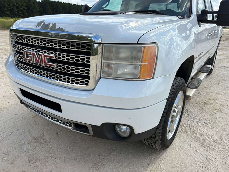 2013-gmc-sierra-2500hd-image-5