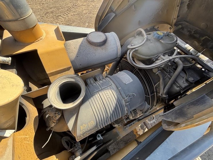 2007-deere-410j-image-52
