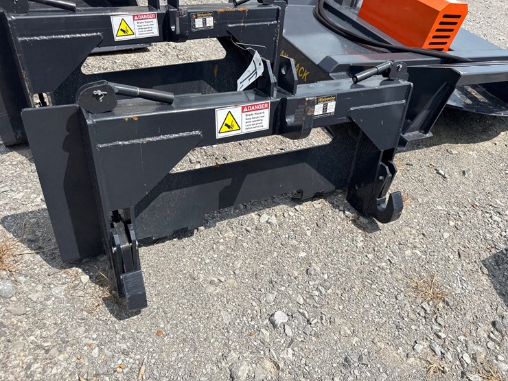 #75-•-skid-steer-to-3pt-quick-hitch-image-2